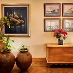 Hotell Juan De La Cosa 4*
