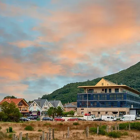 מלון Juan De La Cosa 4*